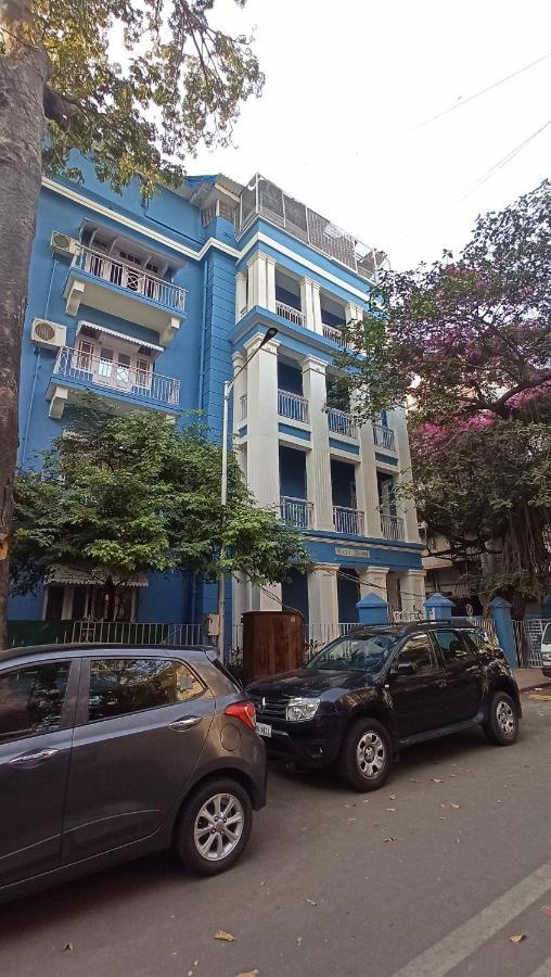 Bentleys Hotel Mumbai Exterior foto