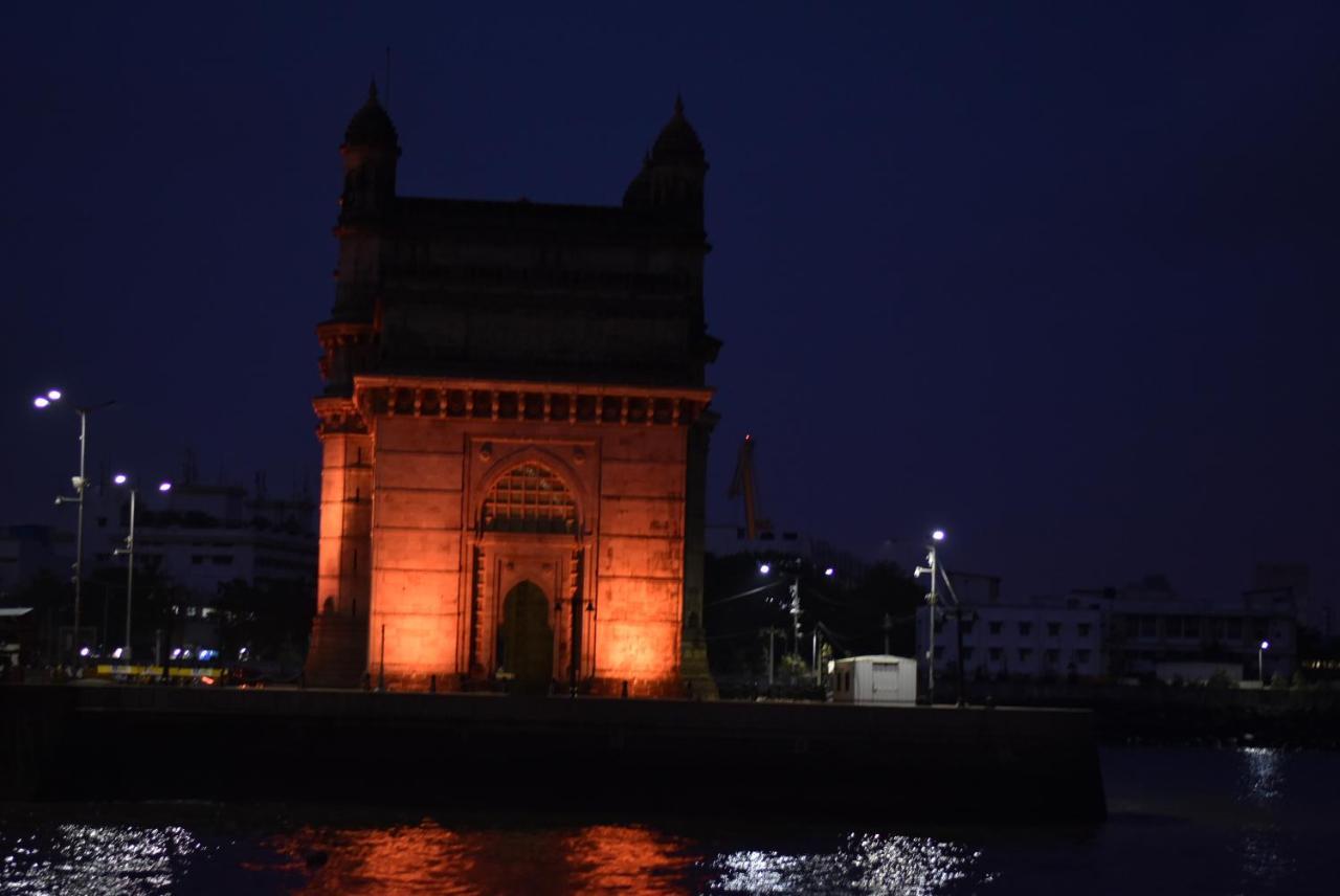 Bentleys Hotel Mumbai Exterior foto