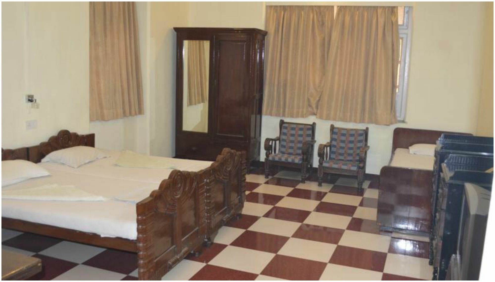 Bentleys Hotel Mumbai Exterior foto